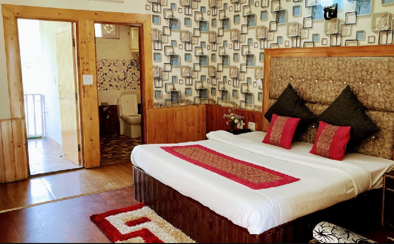 Elena Aastha Regency Manali  Prini | Deluxe Room with Balcony view 